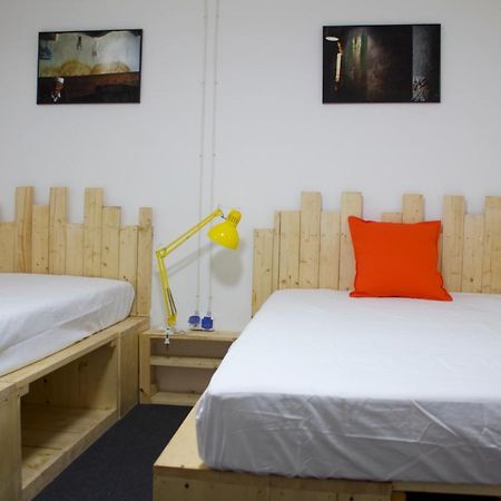 Banat 4 Hostel Βουκουρέστι Εξωτερικό φωτογραφία