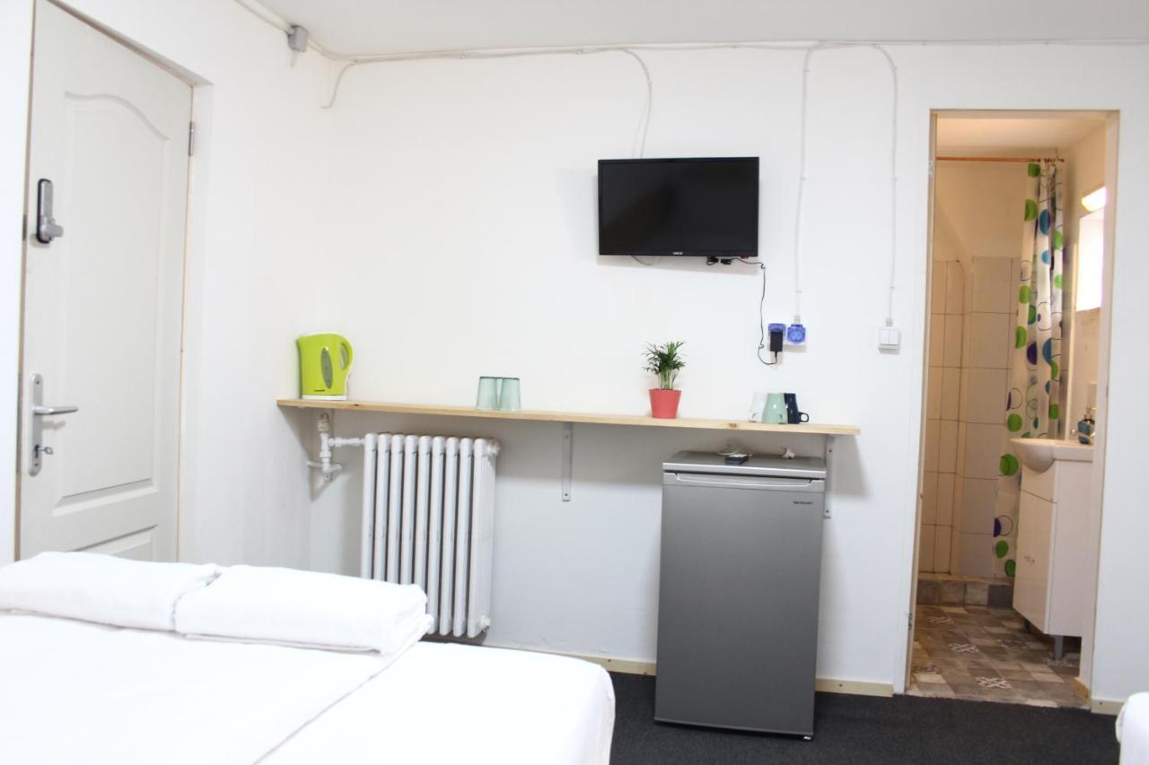 Banat 4 Hostel Βουκουρέστι Εξωτερικό φωτογραφία